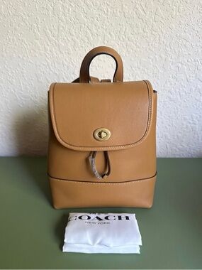 Coach Bag Turnlock Backpack In Glovetanned Leather Honey Brown 2 hang tags NWT